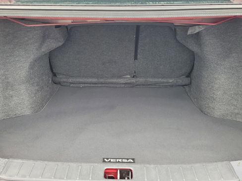 Used 2017 Nissan Versa SV image 10