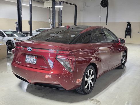 Used 2017 Toyota Mirai image 7