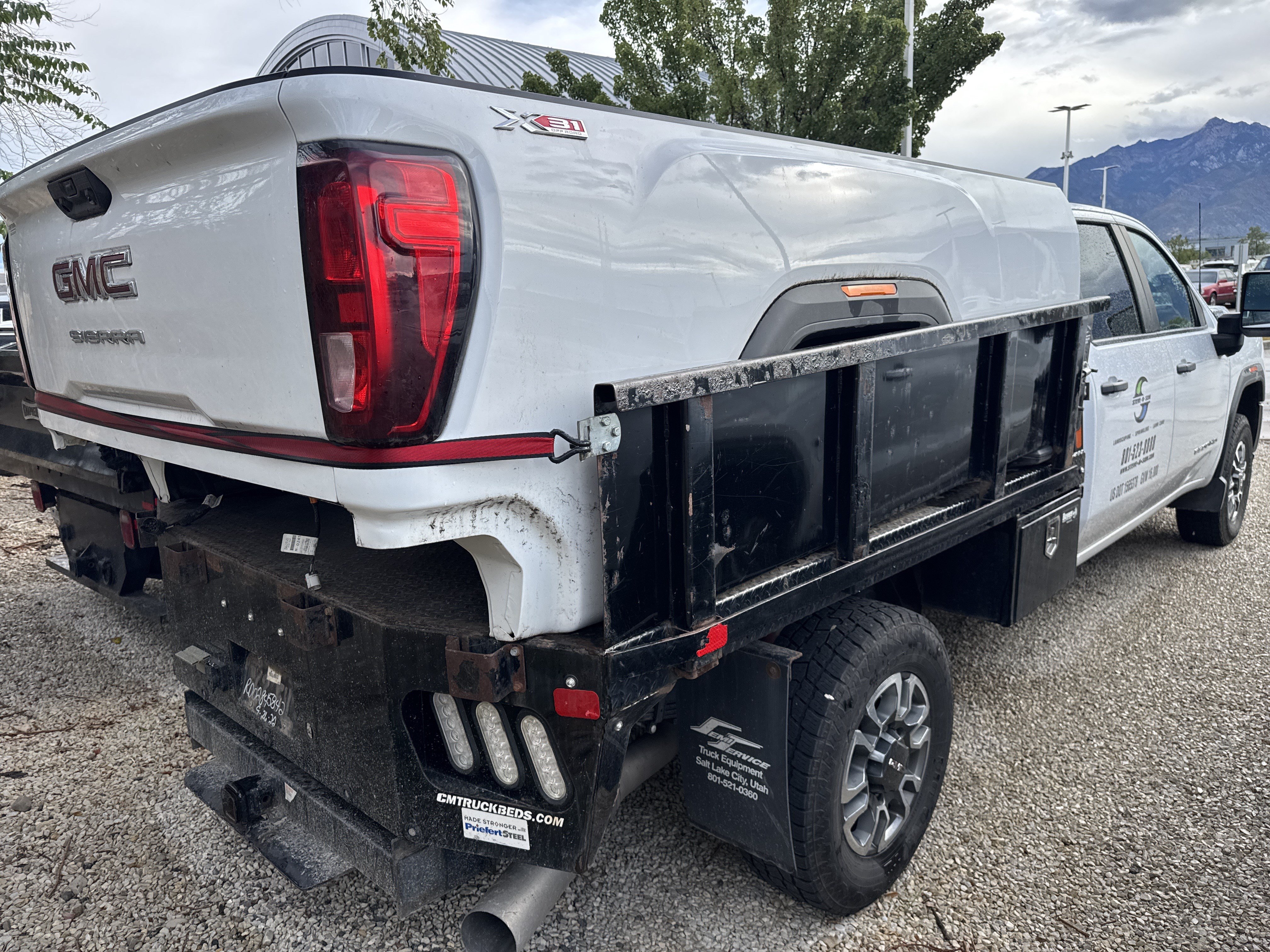 Used 2023 GMC Sierra 3500 Pro w/ Gooseneck/5TH Wheel Package AWD/4WD image 3