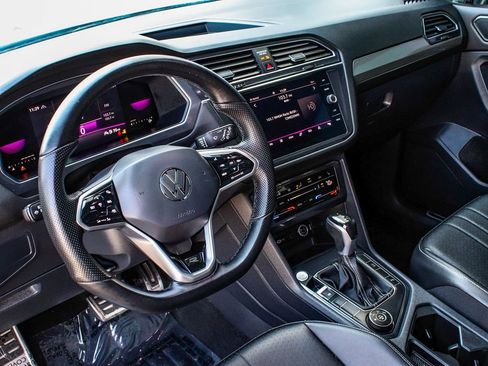 Used 2022 Volkswagen Tiguan SE R-Line image 15
