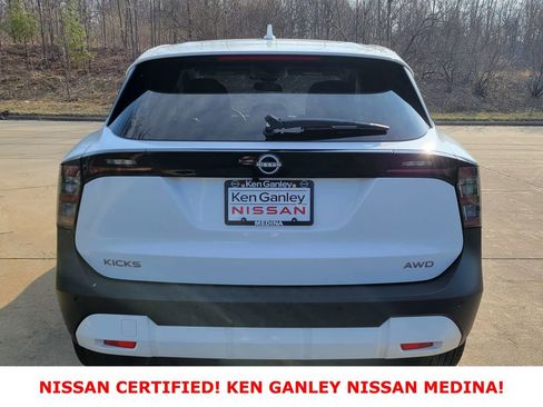 Certified 2025 Nissan Kicks SV AWD/4WD image 4