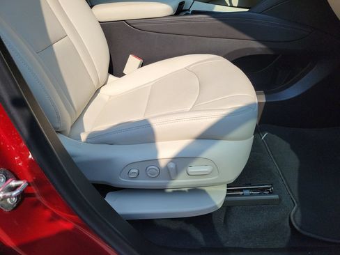 Used 2024 Buick Enclave Premium w/ Experience Buick Package FWD image 21