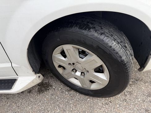 Used 2013 Dodge Grand Caravan American Value Package image 20