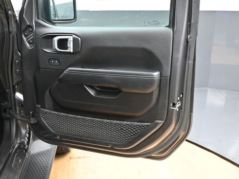 Used 2023 Jeep Wrangler Unlimited Sahara w/ Cold Weather Group AWD/4WD image 34