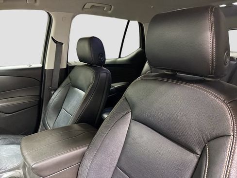 Used 2019 Chevrolet Traverse LT FWD image 20