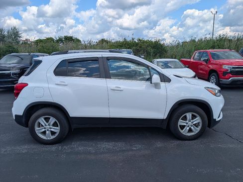 Used 2020 Chevrolet Trax LT w/ Driver Confidence Package AWD/4WD image 8