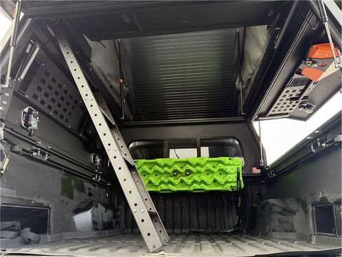 Used 2017 Toyota Tacoma TRD Off-Road w/ Tow Package (A/T) image 22