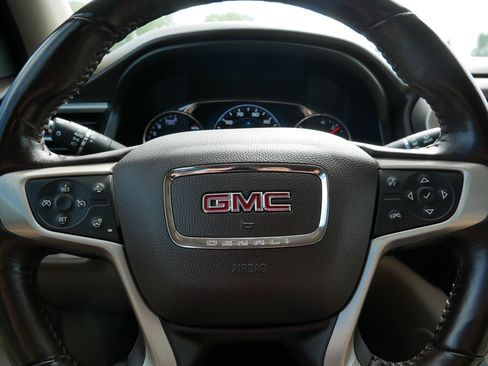 Used 2018 GMC Acadia Denali w/ Technology Package AWD/4WD image 26