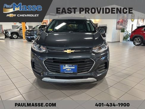 Used 2021 Chevrolet Trax LT w/ Driver Confidence Package image 2