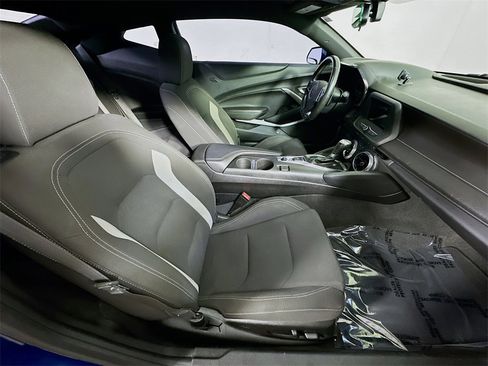 Used 2019 Chevrolet Camaro LT image 11