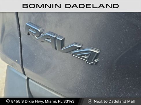 Used 2023 Toyota RAV4 XLE Premium image 6
