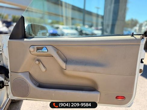 Used 2001 Volkswagen Cabrio GL image 21