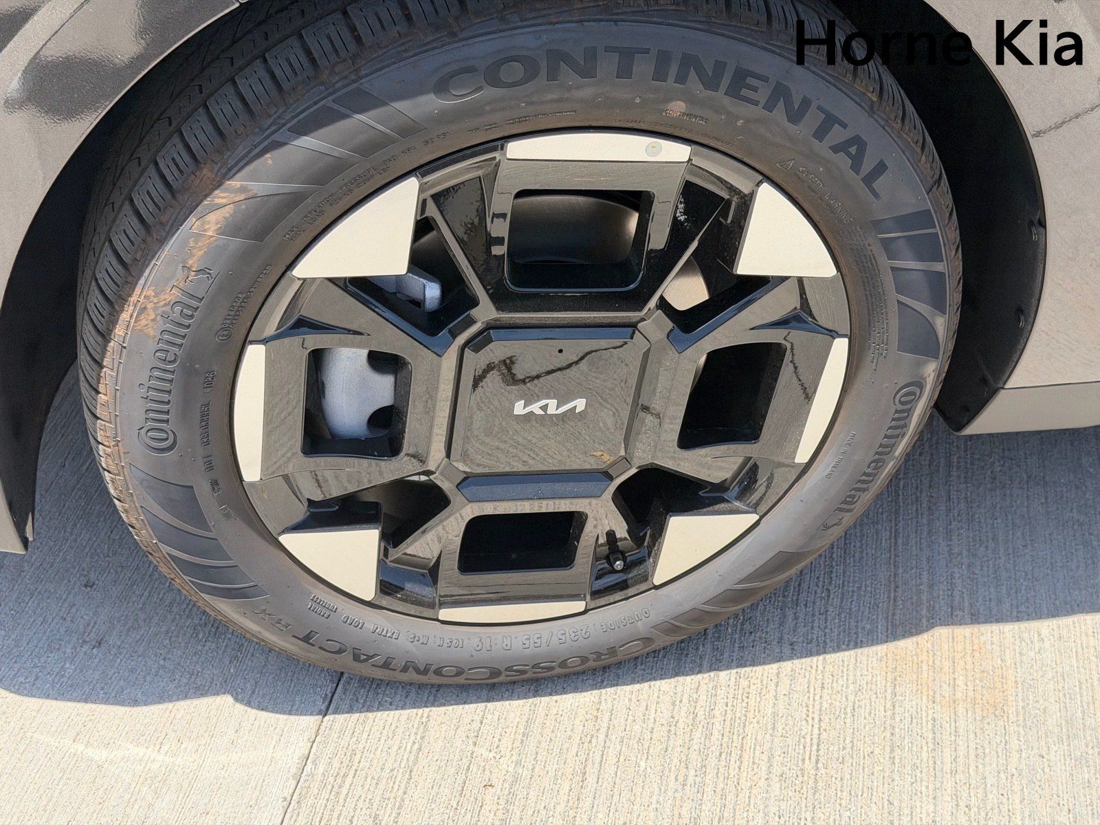 New 2026 Kia Carnival EX FWD image 8