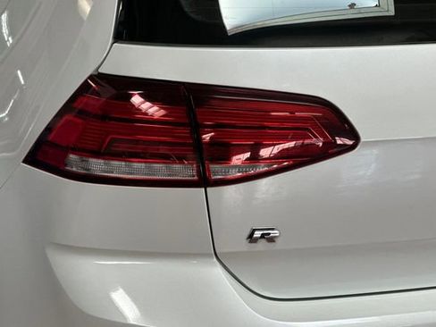 Used 2018 Volkswagen Golf R 4-Door image 35