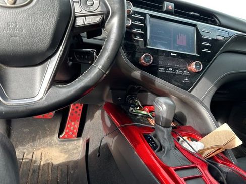 Used 2020 Toyota Camry SE image 16