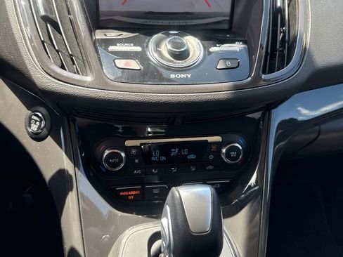 Used 2015 Ford Escape Titanium FWD image 14
