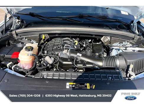 Used 2025 Jeep Grand Cherokee L Limited w/ Luxury Tech Group II RWD image 8