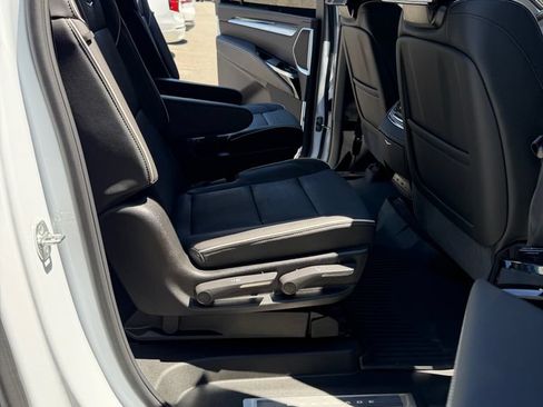 Used 2026 Cadillac Escalade ESV Sport w/ Touring Package AWD/4WD image 7