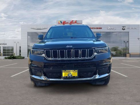 Used 2023 Jeep Grand Cherokee L Laredo AWD/4WD image 8