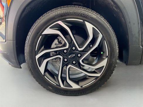 Used 2024 Chevrolet TrailBlazer RS w/ Driver Confidence Package image 29