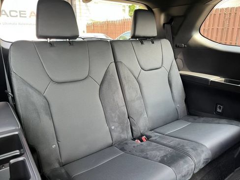 Used 2025 Lexus TX 500h AWD w/ Technology Package image 17