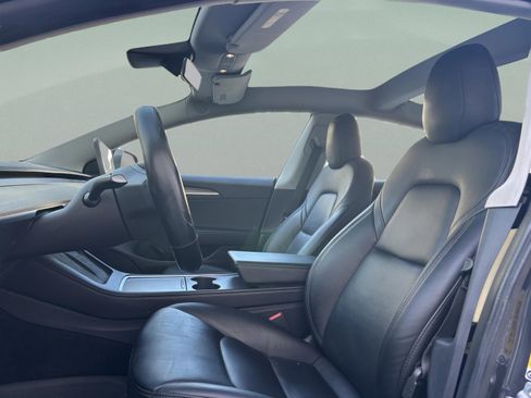 Used 2021 Tesla Model 3 Standard Range Plus image 18