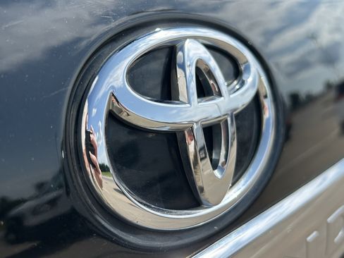 Used 2012 Toyota Highlander SE w/ Tow Pkg AWD/4WD image 7