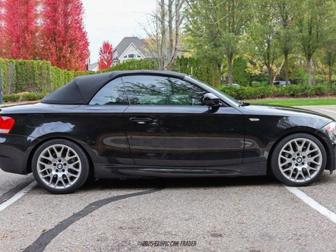 Used 2010 BMW 135i Convertible image 23