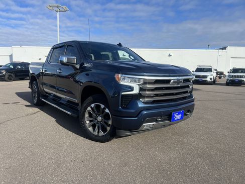 Certified 2022 Chevrolet Silverado 1500 High Country w/ Technology Package image 2