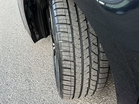 Used 2021 Toyota Camry SE image 8