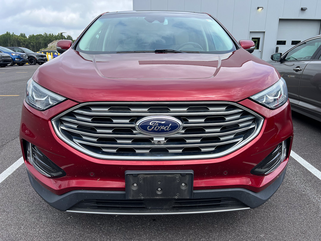 Used 2019 Ford Edge Titanium w/ Equipment Group 301A AWD/4WD image 10