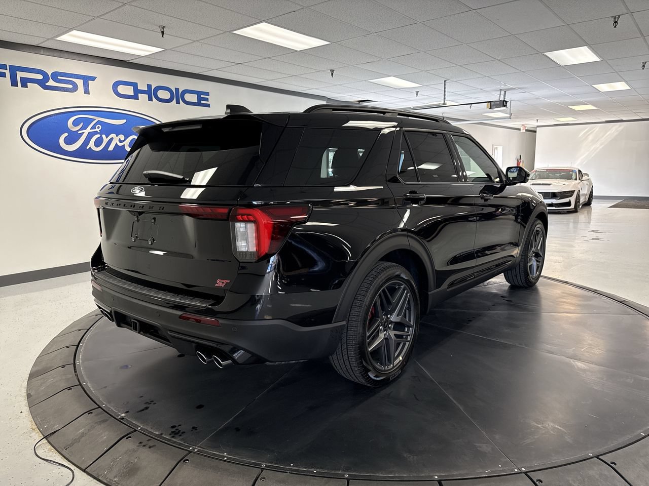 New 2027 Ford Explorer ST AWD/4WD image 8