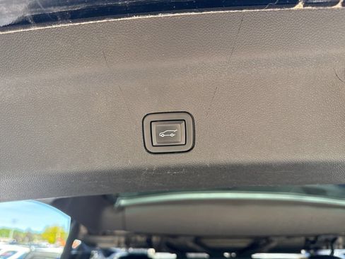 Used 2021 Chevrolet Tahoe Z71 AWD/4WD image 16