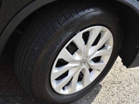 Used 2018 Nissan Rogue S AWD/4WD image 37