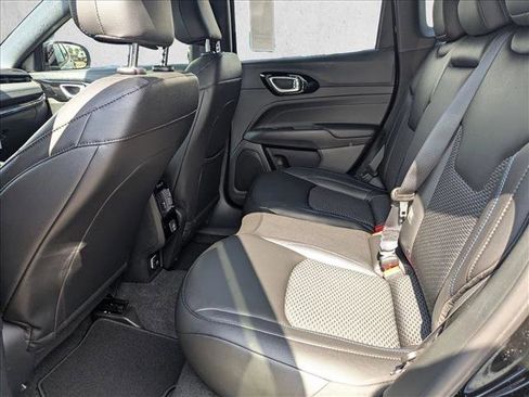 New 2026 Jeep Compass Latitude image 16