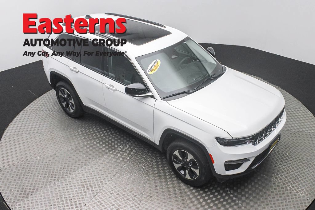 Used 2022 Jeep Grand Cherokee Limited 4xe w/ Luxury Tech Group II AWD/4WD image 4