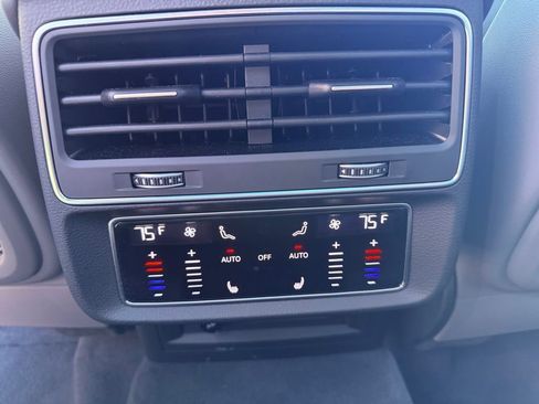 Used 2025 Audi SQ7 Prestige image 24