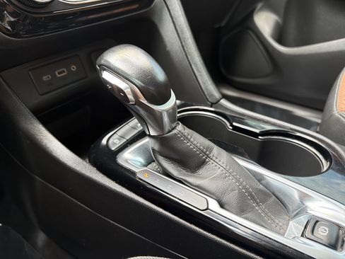 Used 2020 Buick Encore GX Essence FWD image 25