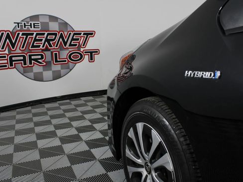 Used 2022 Toyota Prius XLE w/ Advanced Technology Package AWD/4WD image 23