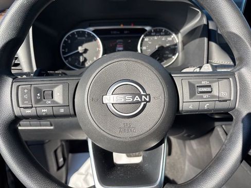 Used 2023 Nissan Rogue S image 14
