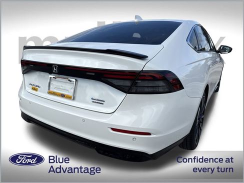 Used 2024 Honda Accord Touring image 4