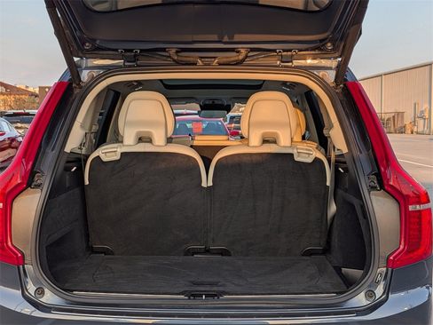 Used 2022 Volvo XC90 T6 Momentum w/ Advanced Package image 27