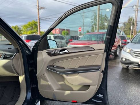 Used 2013 Mercedes-Benz GL 450 4MATIC image 23