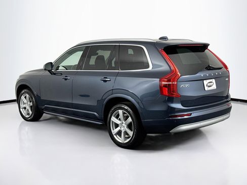 Used 2022 Volvo XC90 T5 Momentum image 9