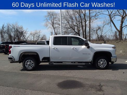 Used 2025 Chevrolet Silverado 2500 LT w/ Convenience Package image 2