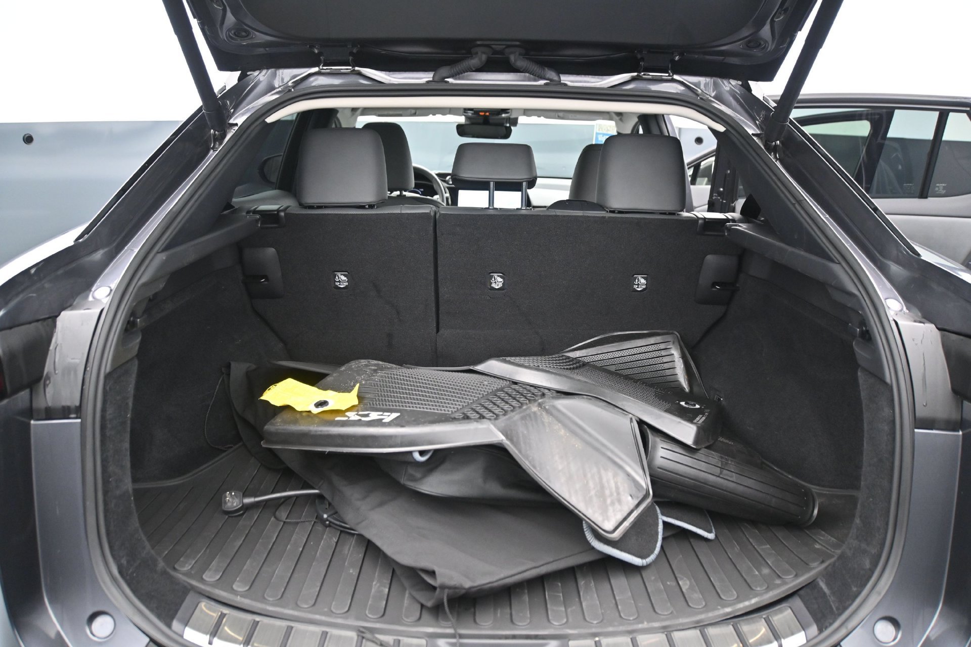 Used 2025 Lexus RZ 300e w/ Accessory Package (2T) FWD image 15