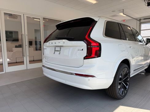 Used 2026 Volvo XC90 B6 Ultra w/ Protection Package image 7