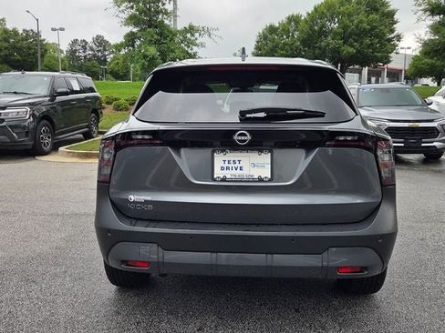 Used 2025 Nissan Kicks SV FWD image 5