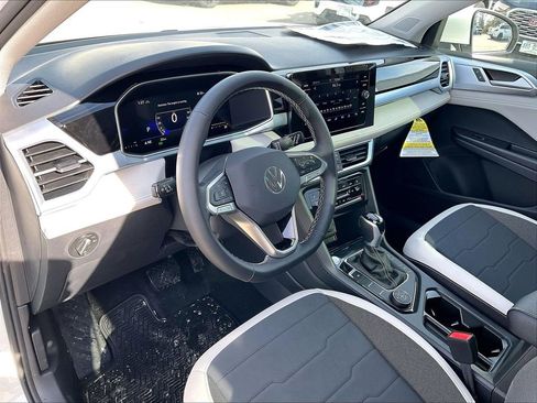New 2026 Volkswagen Taos SE AWD/4WD image 9