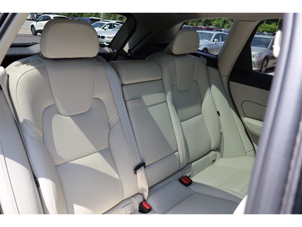 Used 2021 Volvo XC60 T5 Inscription w/ Protection Package Premier AWD/4WD image 22